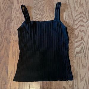 White House Black Market // ribbed black tank top 🖤